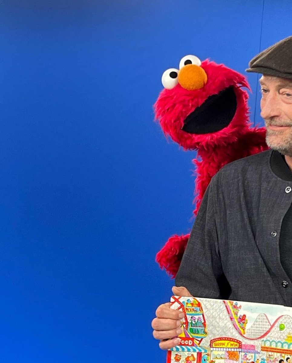 TroyKotsur's tweet photo. I had so much fun socializing with the Sesame Street’s puppets!  I love that show when I was a kid. Thank you Sesame Street for inviting me and Zavier in NYC!  @sesamestreet @sianheder @MarleeMatlin #@themandalorian https://t.co/LQWfLAtcYr