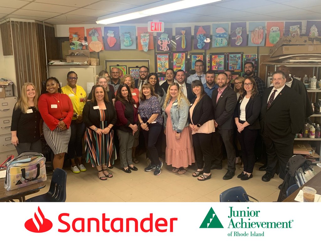 JARhodeIsland's tweet image. Thank you to our amazing volunteers from @SantanderBankUS! Norwood Elementary in Warwick is their fourth #JAinaDay this school year. We are so lucky to have partners like you teaching #financialliteracy, #workreadiness, and #entrepreneurship. You are rockstar #volunteers!