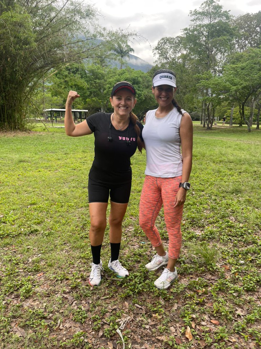 KER___________'s tweet photo. Salieron 10 x 400 necesitaba poner a bombear este éste corazón...correr: mi terapia. 🏃🏽♀️💨💪🏼
#RunKerRun #correr #YoElegiCorrer #run #Caracas @LoveRunSmile @iloverunn @ComuniRunners https://t.co/0pxDxOl6Cu