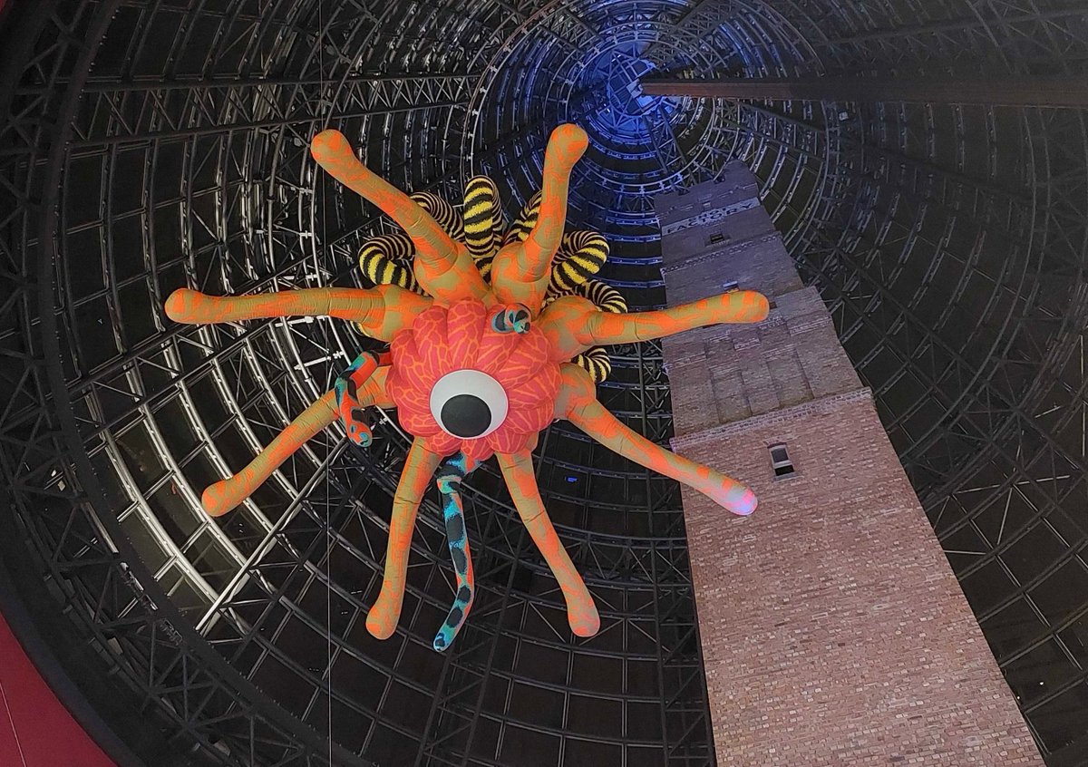 risingmelbourne's tweet photo. Have you looked up inside @melbcentral this morning? @tinanded 🐙🌱💫 #risingmelbourne #rising2022 https://t.co/g6kekXMzs3