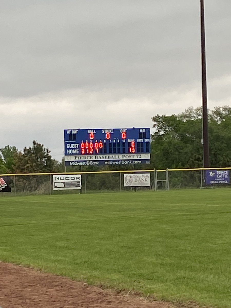 Juniors win game 1 in 5 as <a href="/kuehler_tristan/">Tristan Kuehler</a> goes the distance.