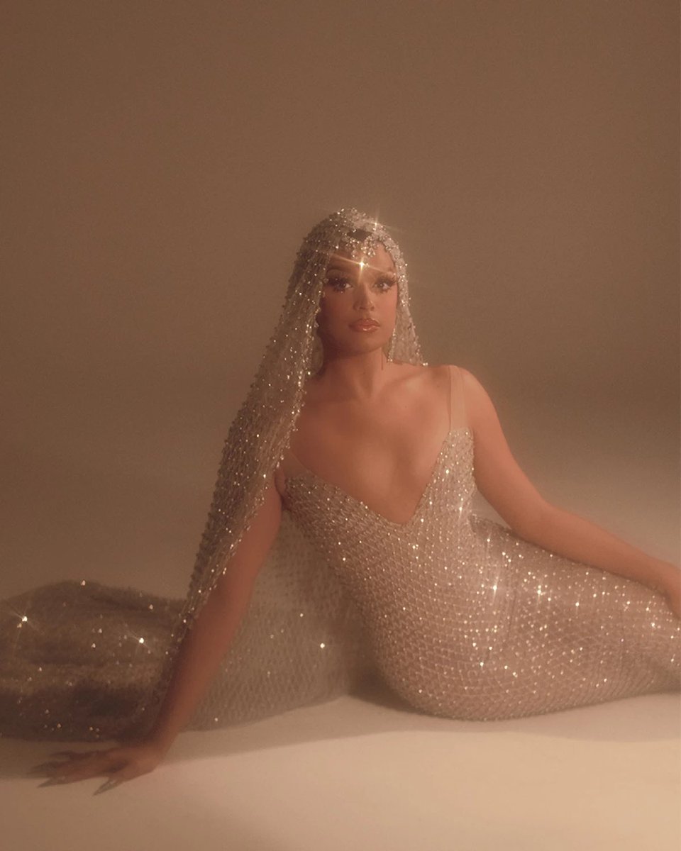 pakosaladote's tweet photo. Vestidos de Mónica Ivena y Alabama Blonde. Aquí también se ve muy diosa la Valentina.
#DragRace #EllePride #NoGenderIssue https://t.co/QF3tZGwsox