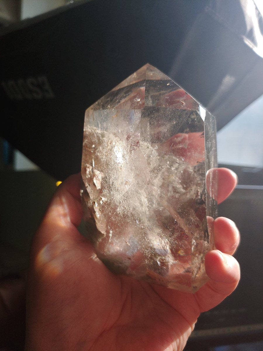 Krisanthimum's tweet photo. A whole Universe inside a piece of earth.... #lodolite #GardenQuartz #Rainbows #Phantom https://t.co/vvUYXw4oV7