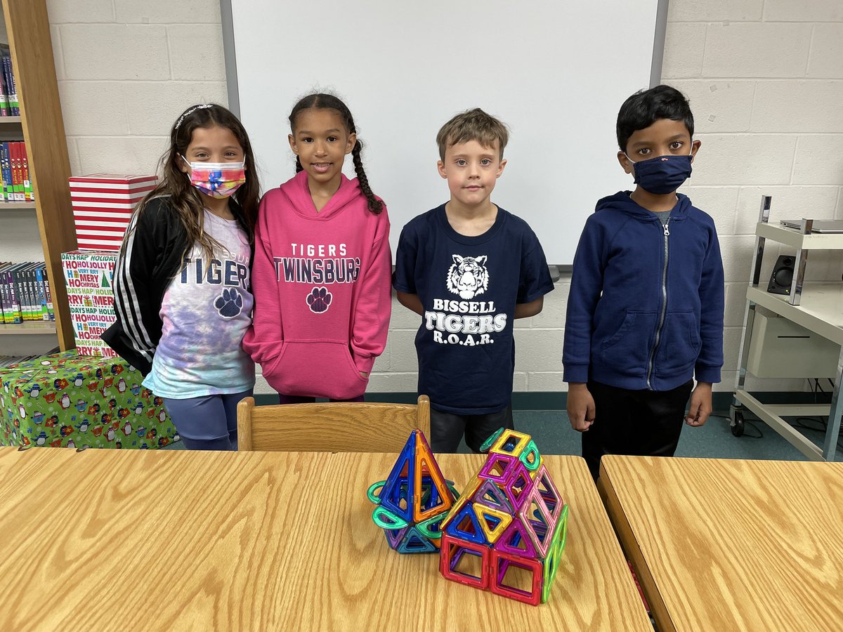 BissellLibrary's tweet photo. Maker Space is magnetizing!!  Our Bissell 2nd &amp; 3rd grade built creations together using Magni-Tiles. https://t.co/9jdIFJwSYM