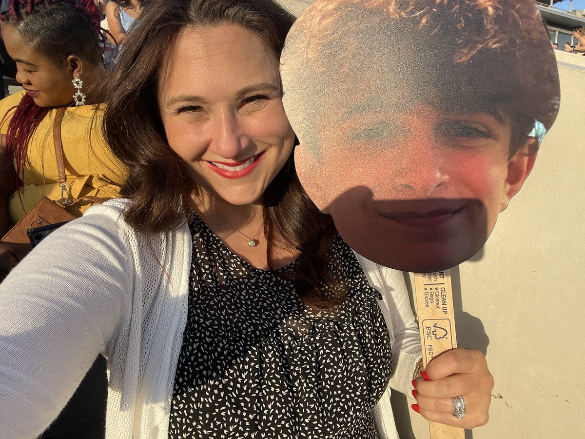 APlindsey2004's tweet photo. I love you Walker, Aunt Lindsey! @KleinISD #OAKGRAD22 https://t.co/iXoA3RWp1V