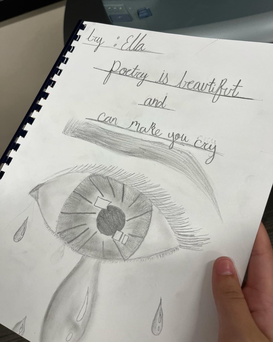mahoward_howard's tweet photo. Our poetry books are complete! These were so fun!! The kids’ faces when we put them all together were priceless!!! All smiles!! 🖤💛 #AISEast #avonisallin #poetry #howardhomeroom #barkleyhomeroom https://t.co/AZIs7ADKQE