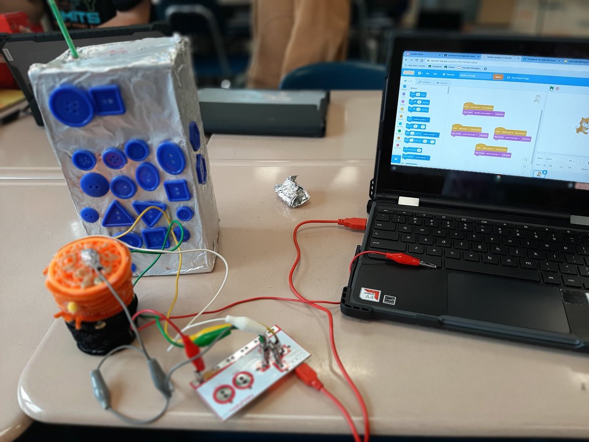 tanya_churchill's tweet photo. There was a lot of ENERGY around standard #sci4P1 in the room @HGHedgehog today for gallery walk day! @dlczirkle @roddywood @keheywood @wcpssdll @makeymakey #wakelearns #wakemakes https://t.co/t6VUnNnGDf