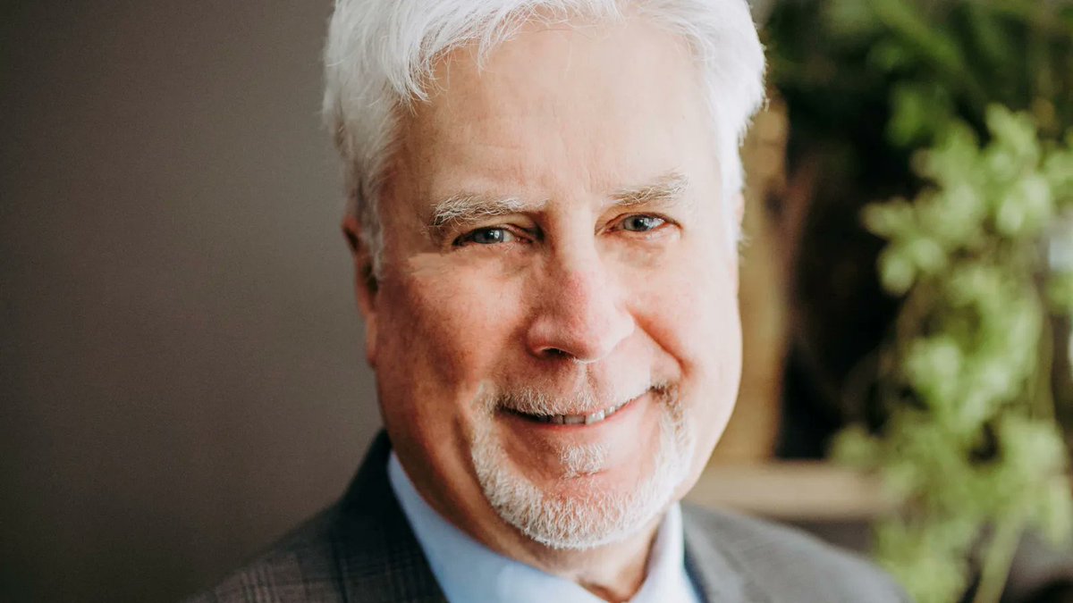 LungCancer_Can's tweet photo. In this episode, @pwheatleyprice speaks to Dr. David J. Stewart of @OttawaHospital about his new book "A Short Primer on Why Cancer Still Sucks" which addresses common, vexing questions about cancer and what the future holds. https://t.co/snHhxDDWl0 #lungcancer #HopeArmy https://t.co/ouFB77XIej
