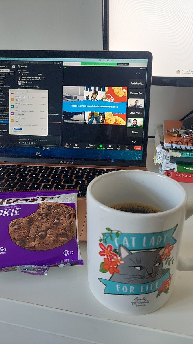 VanessadeCampos's tweet photo. 🤓😋 #TwitterFlightSchool https://t.co/Q6fKk0kYME