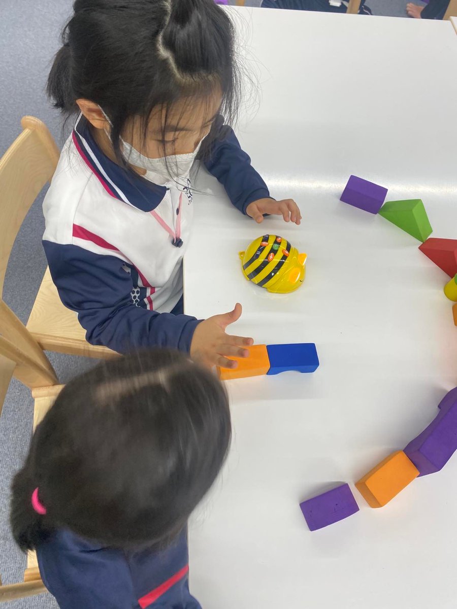 MissSoti's tweet photo. Enjoyed working with Year 1 as they looked at changes from then and now, including technology. They used Bee Bots to navigate through mazes that they created #acuedu_p https://t.co/8n7GMfuYM6
