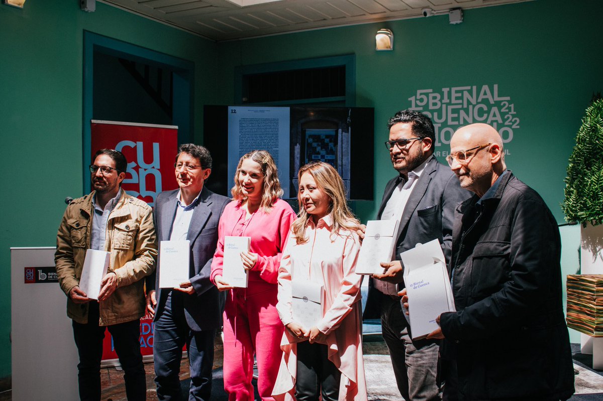 GabiBritoA's tweet photo. El arte es una forma de resistencia social. Hoy lanzamos el catálogo memoria de la 15 Edición de la Bienal de Cuenca “Referente latinoamericano de arte contemporánea” #CuencaUnida #CuencaEsAhora https://t.co/Lu2jhBZD0o
