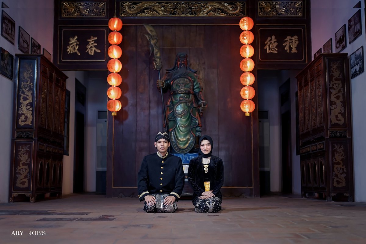 APhotogarphy's tweet photo. Couple of Nusantara
#wedding #prewedding #couple #coupleofnusantara #aryjobs #preweddinginspiration #adatjawa #ragamindonesia #tiongkokkecilharitage 
#lasem #rembang #cultureofindonesia https://t.co/rx5GnGP2vu