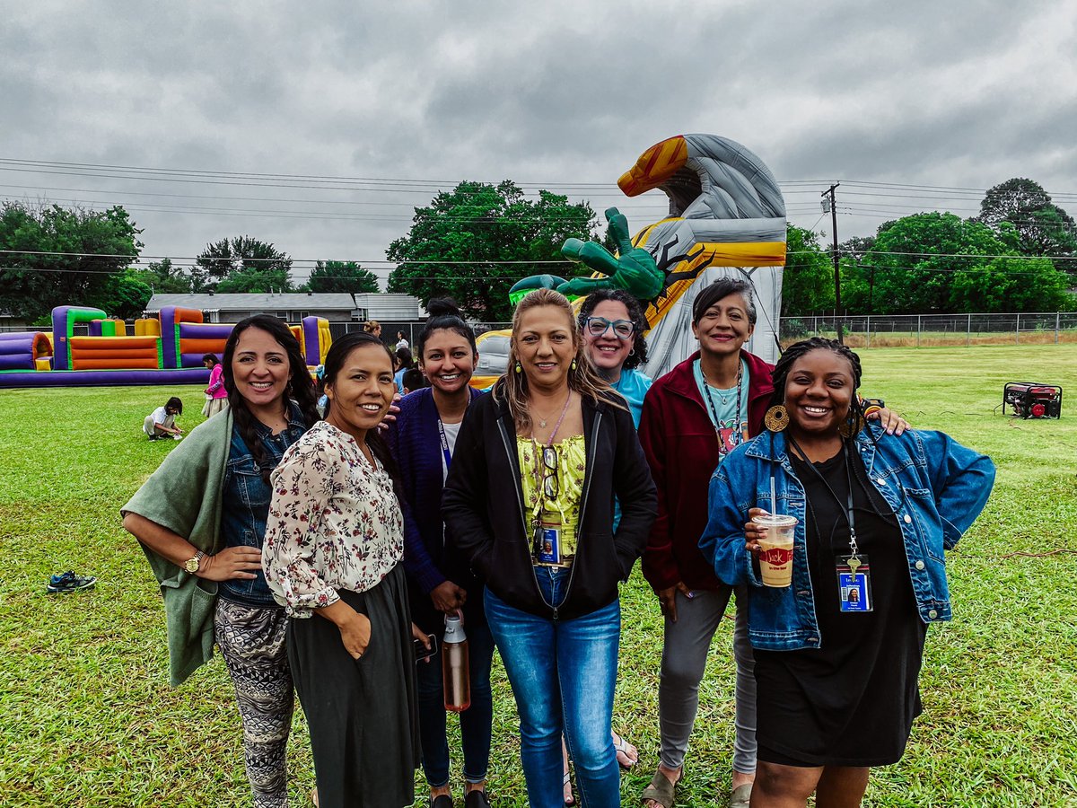 zennialteacher's tweet photo. I’m going to miss being a team with these ladies! 🥺 @ASJohnston1 #FirstGradeSquad https://t.co/XP9A7IVBIk