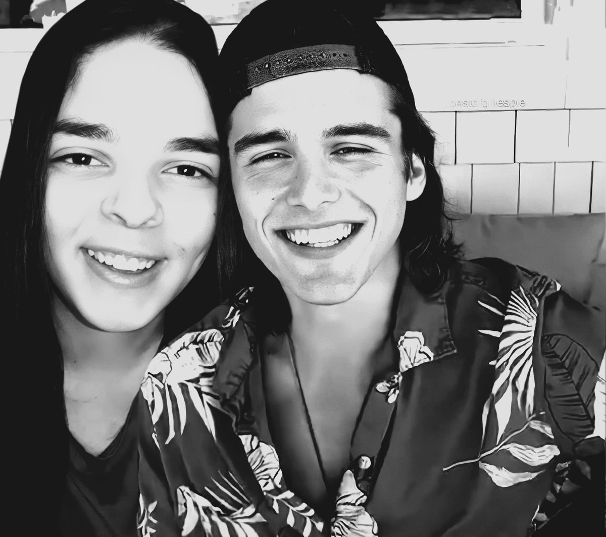 TumblrGrandeFa1's tweet photo. I love his smile so much! He is very precious and adorable, he makes me happy alot. He plays Luke Patterson so well In Julie and The Phantoms series 🥰😄❤⭐
#CharlieGillespie #LukePatterson #JulieAndThePhantoms #Series #foryou #4u #selfie #PositiveVibes #photoshop https://t.co/iicDEcZ86R