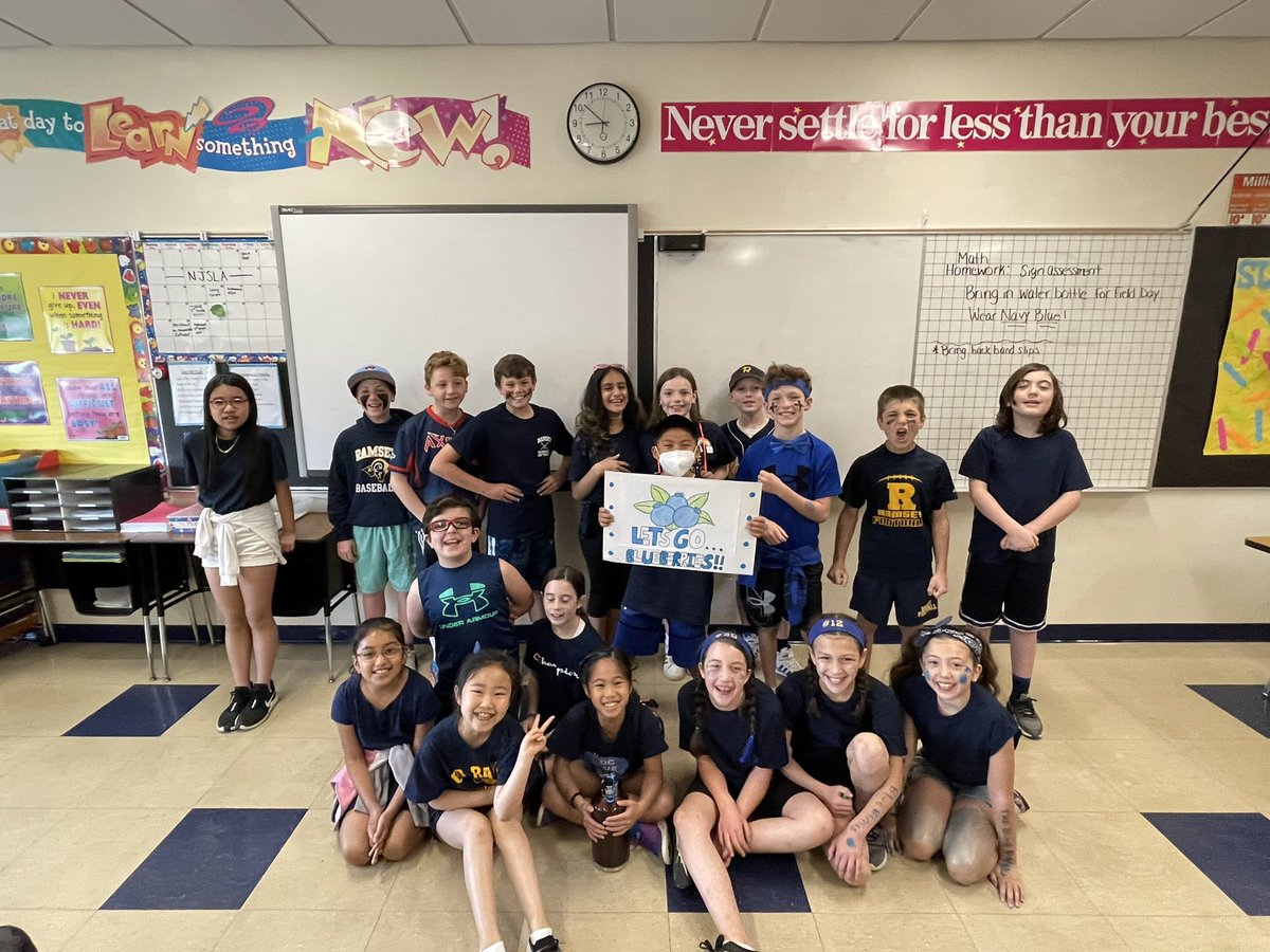 MsCalandrillo's tweet photo. We had ourselves a successful field day!!! SO much fun!! @datersocial https://t.co/9sp27q7cdy