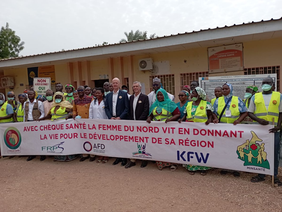 FRauCameroun's tweet photo. La mission à l'E-N 🇨🇲 s'est achevée ce matin par la visite du centre de santé de Laindé qui bénéficie du programme chèque santé.
A Figuil hier, l'ambassadeur 🇫🇷 @ChrisGuilhou  a pu rencontrer des membres des Gic 👨‍🌾 #Kwartal et #Taida qui ont bénéficié d'un financement Pcp-#Acefa https://t.co/qvHUmtiTSv