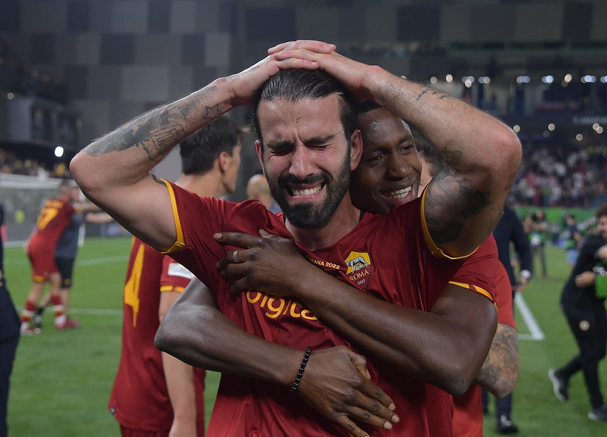 footfactorygn's tweet photo. Félicitations à l’AS Roma de Amadou Diawara qui viennent de remporter la toute première Conférence League de l’histoire.
#FF224 #Noosecom https://t.co/WY9PzzrUDF