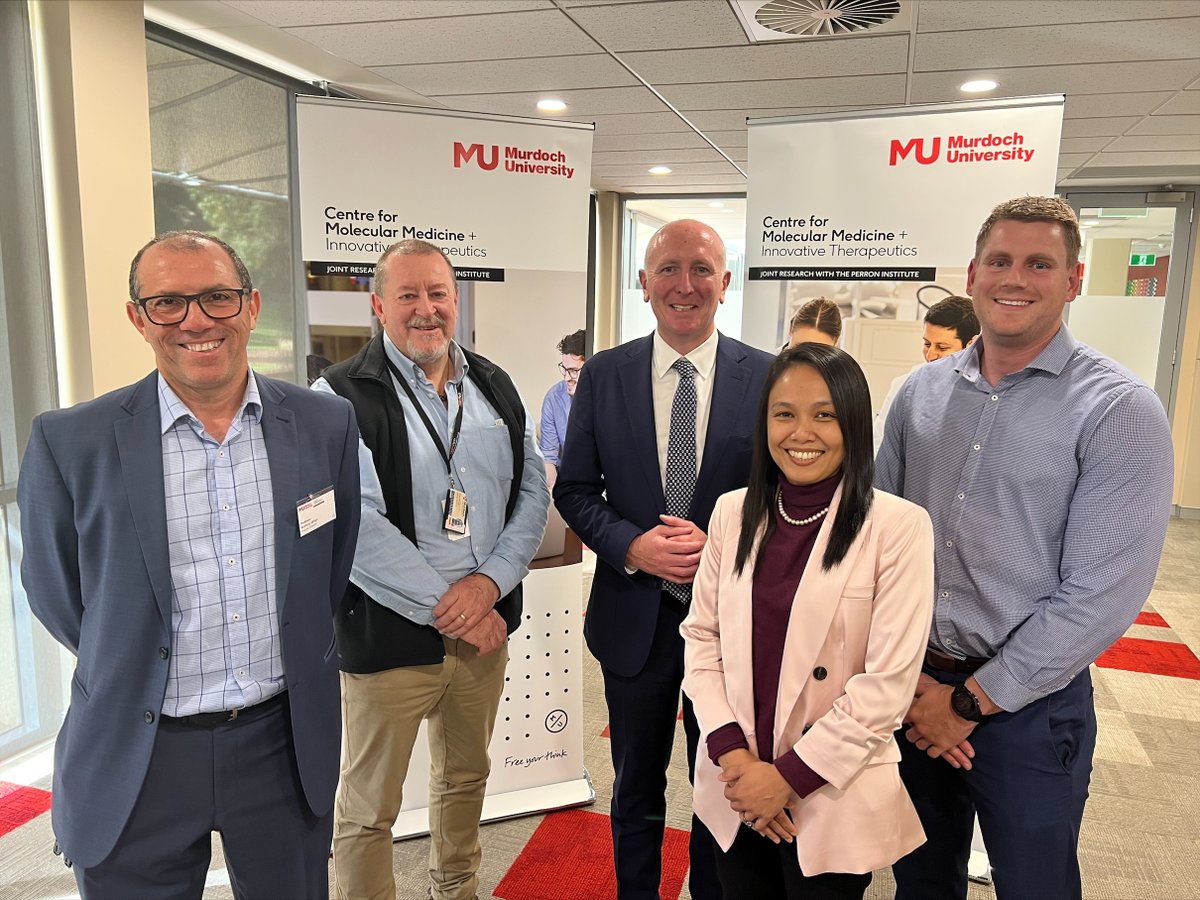The Honourable Stephen Dawson MLC - Minister for Medical Research - had a first hand look at the innovative technology @cmmit_mu researchers use in the plight to find treatments for conditions such as #MuscularDystrophy #MND #Parkinsons #MS #Covid #Sepsis #Diabetes #HeartDisease