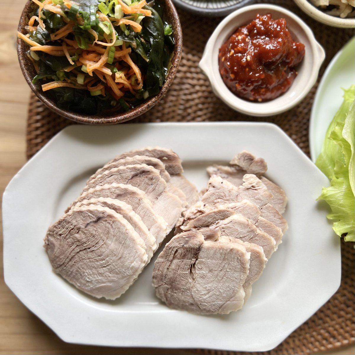 아침

시금치 숙채와 일본식 무말랭이 무침과
미역 초무침 그리고 돼지고기 수육

#도쿄일인생활