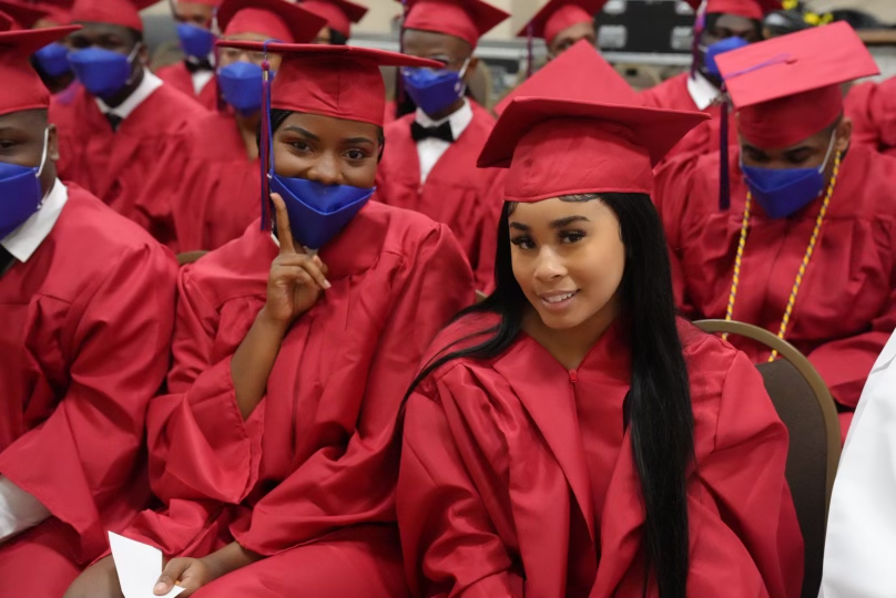 MSCSK12's tweet photo. Check out highlights from today’s graduation ceremony! Congratulations #MSCSFirstCla22!
🔹 Memphis Virtual School
To view ceremony live streams and find the full graduation schedule, visit https://t.co/RIyHJVYiBg. https://t.co/TLUjl2wIpQ