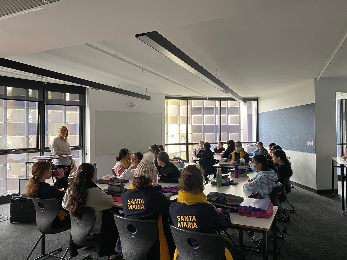 SantaMaria_Melb's tweet photo. We're not experiencing a power outage, &amp; oodies haven't been added to the uniform - It's Winter Warmer Day! In a student led initiative, we are rugging up, and lights/heaters have been turned off to raise awareness around energy consumption &amp; sustainability. Great idea girls! https://t.co/E2SqfHH5MJ