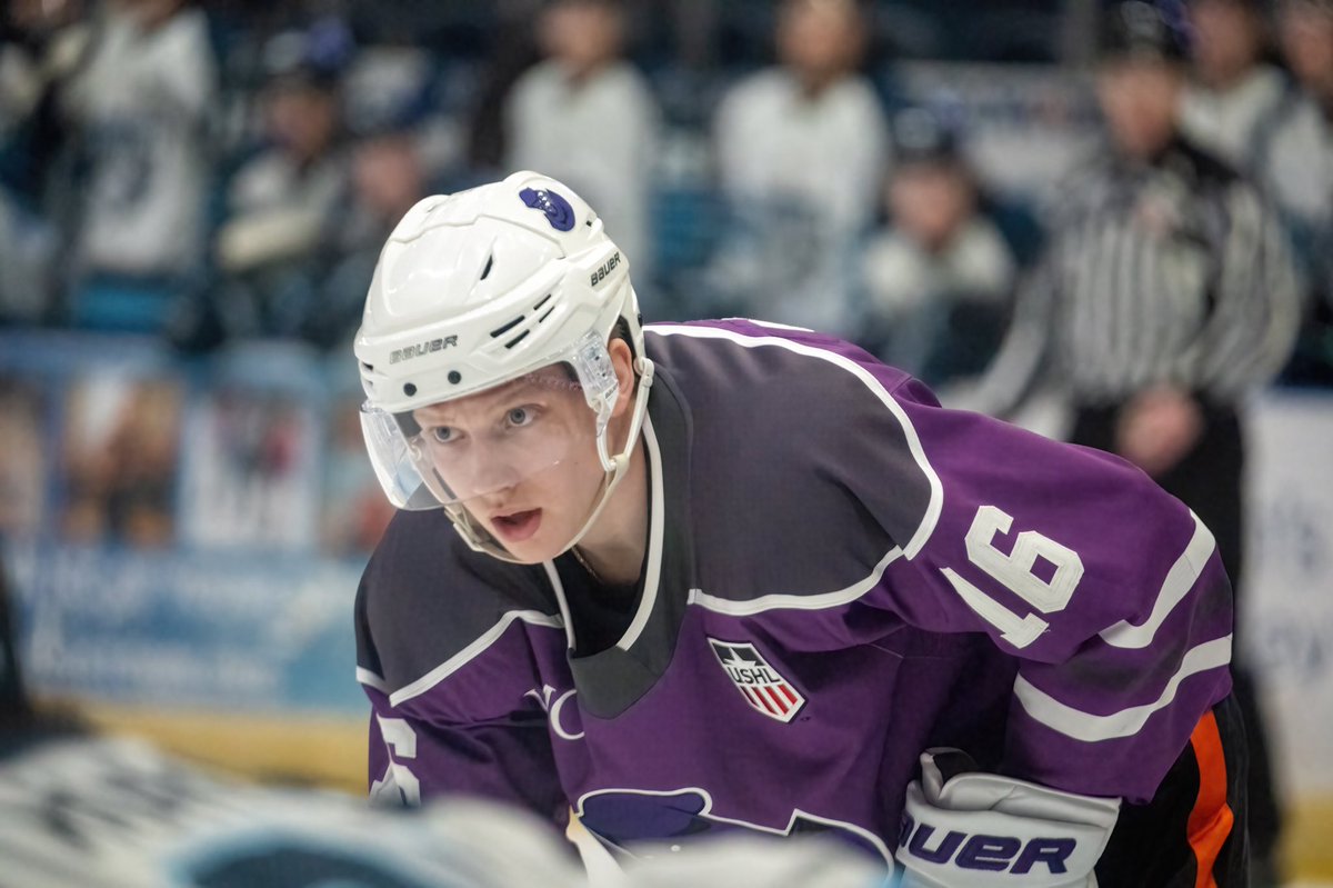 KAVarns's tweet photo. Justin Varner - Good luck in the United States Hockey League (USHL) with the Youngstown Phantoms!  Wishing you many victories and much success on your path to NCAA Division I college hockey.  We are proud of you!  #ucs22 #ike https://t.co/wb0Syyu6Ll