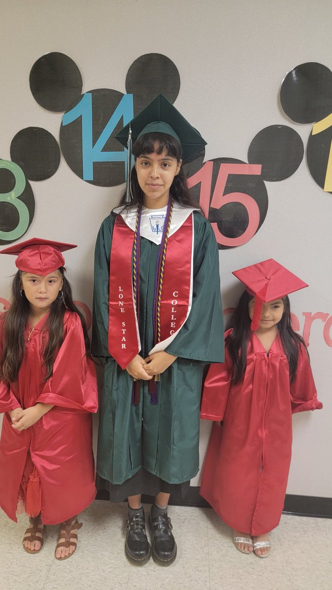 We were honored to have a MacArthur and a Victory Early College High School Graduate speak to our Kindergarten parents at graduation this week! They were very inspiring! @AldineISD @drgoffney @patriciarod19 @ShaunaShowers1 @Hinojosa_AISD