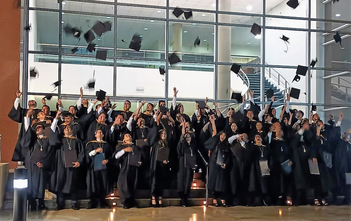 mprettov's tweet image. ¡Felicitaciones por su graduación a las promociones del PAD MBA Full Time 2018-19 y del MBA Part Time, 2018-19 y 2018-20! #PAD #mba