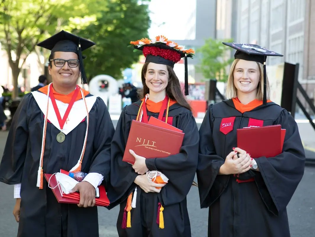 Best wishes to the NJIT Class of 2022! While Commencement is a wonderful memory, keep in mind the best is yet to be! Highlanders, make a gift on #NJITDayofGiving to honor the newest  NJIT alumni. #NJITAlumni #highlandernation spsr.me/VPM1
