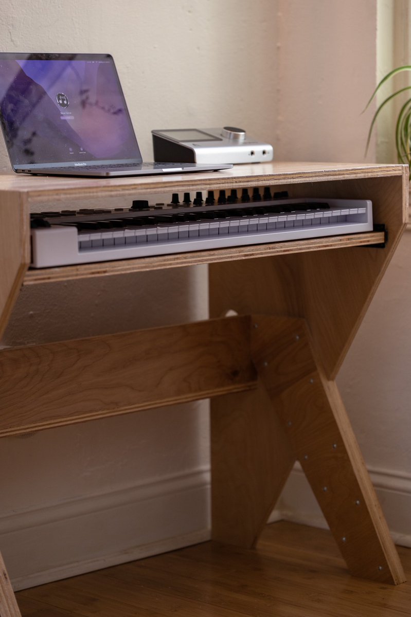 soggy_dumplings's tweet image. Beyond stoked on our debut music tech desk prototype. The first run of 100 will be eco coated with a smooth black finish. 93 are claimed. Perfect for producers with a 49-key controller. More to come! @BridgeSetSound