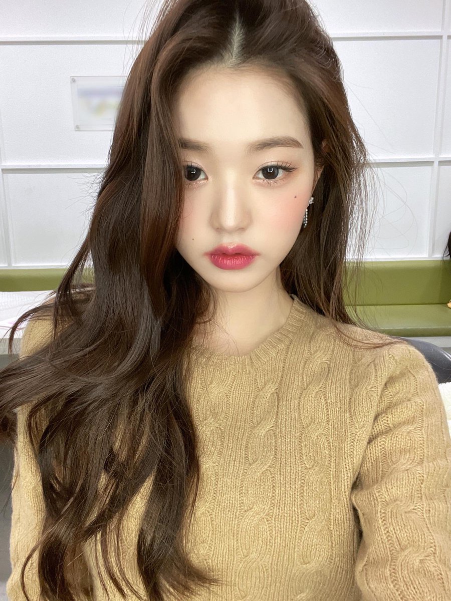ivepics_'s tweet photo. 🐰🪐 https://t.co/rHMrExdf6n