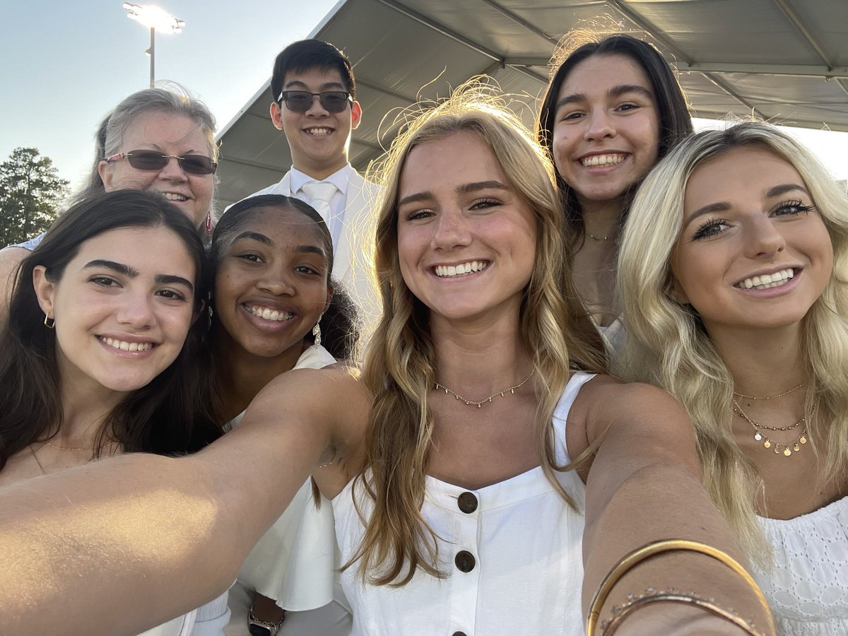 Class of 2023 NHS officers are ready for graduation!! #OakGrad22