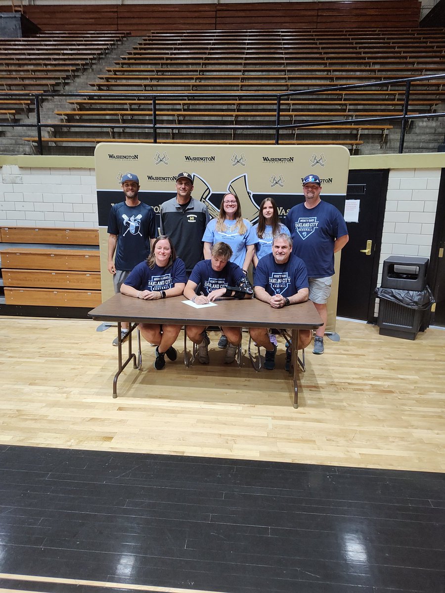 washhsathletics's tweet photo. Congratulations to Senior Nick Sandullo on signing his letter of intent to continue his baseball career at Oakland City University. https://t.co/kSzMRCidYQ