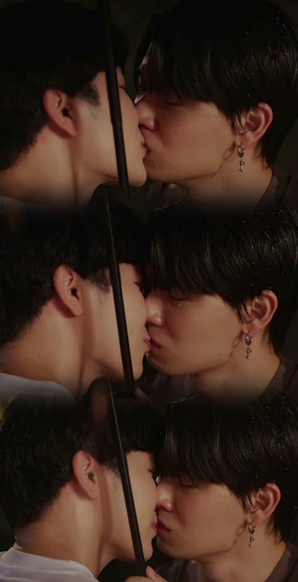 Uussanee's tweet photo. เป็นการจูบที่อธิบายความรู้สึกทุกอย่างของตัวละคร 
#กลรักรุ่นพี่Trailer
#yinyin_anw #warwanarat #หยิ่นวอร์ https://t.co/VYxy4HsaPj