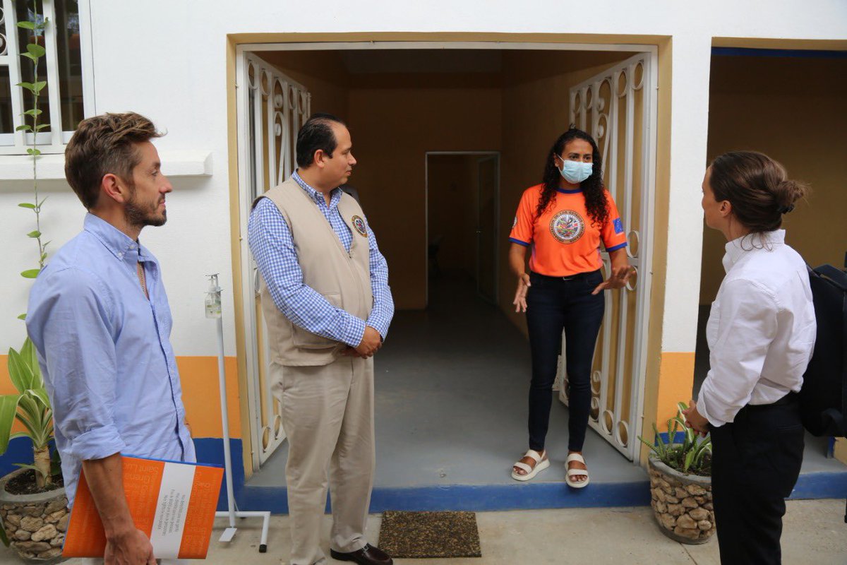OEA_BelizeGuate's tweet photo. We welcomed the @Trust4Americas to discuss our economic empowerment programs at the Ta'Amay Peace Promotion and Training Centers. Together, we explored ways to continue empowering the #AZ population of #Belize 🇧🇿 and #Guatemala 🇬🇹. https://t.co/P499Cz7mSO