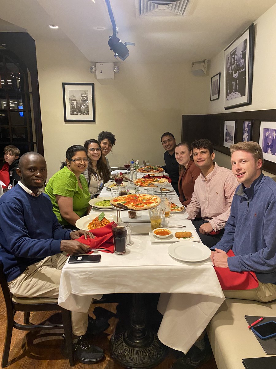 Jones Group students, postdocs and former postdoc dinner at @NAM27NACS! #NYC