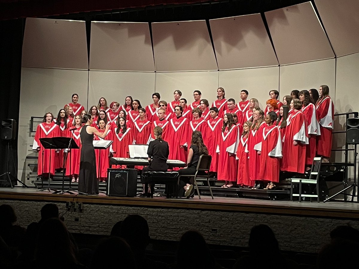 Amazing choir concert tonight at the MS/HS! Congrats to all of the students and the wonderful @SashaMartinASD for a lovely performance!