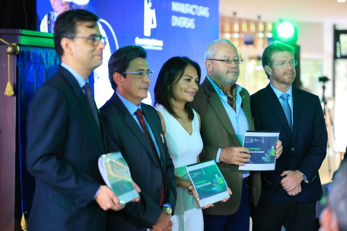 MagaGuatemala's tweet photo. El MAGA participa en el lanzamiento del Plan Estratégico del sector hule y caucho de Guatemala, como parte de su compromiso por respaldar el desarrollo del agro guatemalteco. https://t.co/Ips21RuN9z