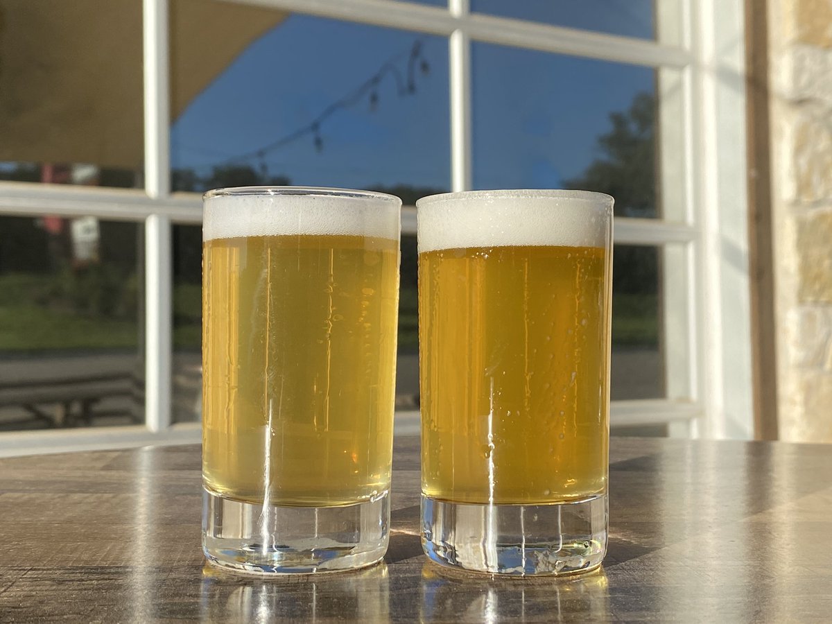 HillTasting's tweet photo. In time for the long weekend, we have a couple of great new beers that are perfect for summer.
Pineapple Rain is a pineapple wheat ale from Whitestone and Fenris Park is a hefeweizen from False Idol.
#summertimebrews #mmmbeer🍺 #wheatales #Driftwood #drinklocaldrinktexas https://t.co/oo75K4aUXC