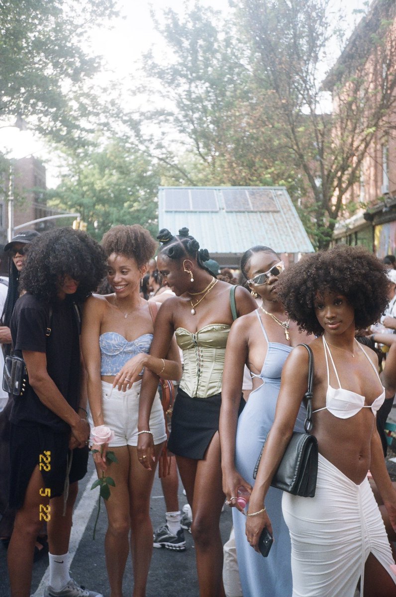 DrinkSolaPop's tweet photo. Sunday in Bed-Stuy 📸 https://t.co/x9Rgok68Ui