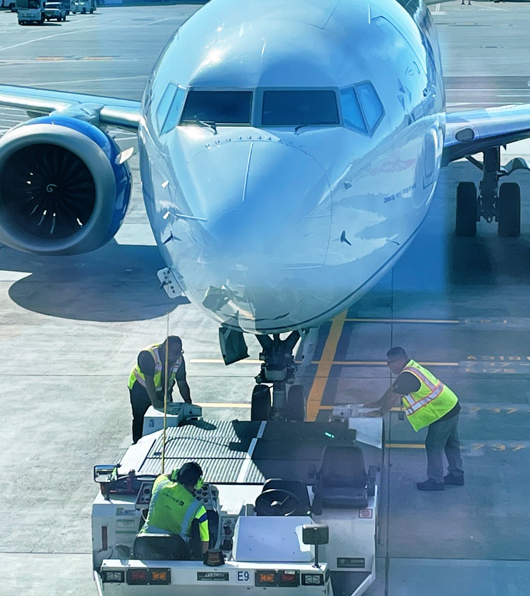Alisi Sekona (@aleec_sek0na) on Twitter photo #ConsistencyTeam ramp stepped in to help with this quick turn to BOS. They are always willing to help whenever needed! Teamwork! #goodleadstheway <a href="/RichRatlifff/">Zero</a> <a href="/Therealceddieb/">Cedric Broussard</a> <a href="/SalangaJ/">Jonathan Salanga</a> <a href="/KevinSummerlin5/">Kevin Summerlin</a> <a href="/chahin_hector/">UA HEC</a> <a href="/Auggiie69/">Lori Augustine</a> #ConsistencyTeam ramp stepped in to help with this quick turn to BOS. They are always willing to help whenever needed! Teamwork! #goodleadstheway <a href="/RichRatlifff/">Zero</a> <a href="/Therealceddieb/">Cedric Broussard</a> <a href="/SalangaJ/">Jonathan Salanga</a> <a href="/KevinSummerlin5/">Kevin Summerlin</a> <a href="/chahin_hector/">UA HEC</a> <a href="/Auggiie69/">Lori Augustine</a>