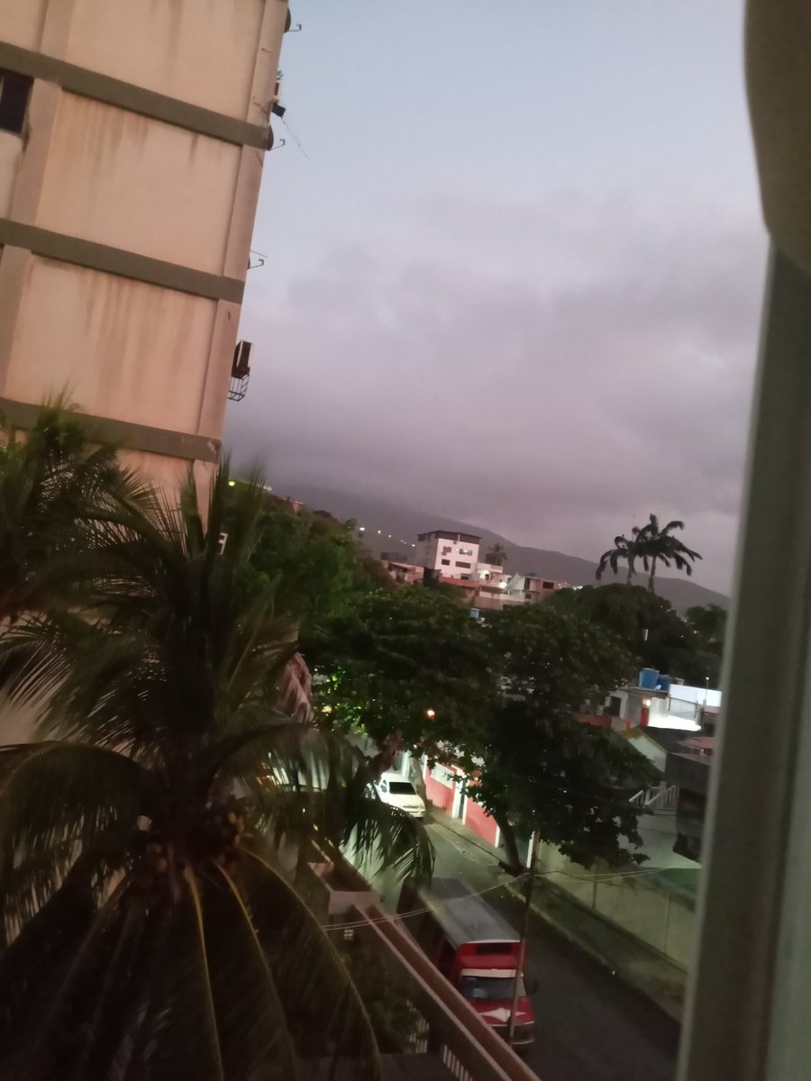 lupitacgtv's tweet photo. En #CatiaLaMar una #Guayanesa https://t.co/IR0KhPnyXp