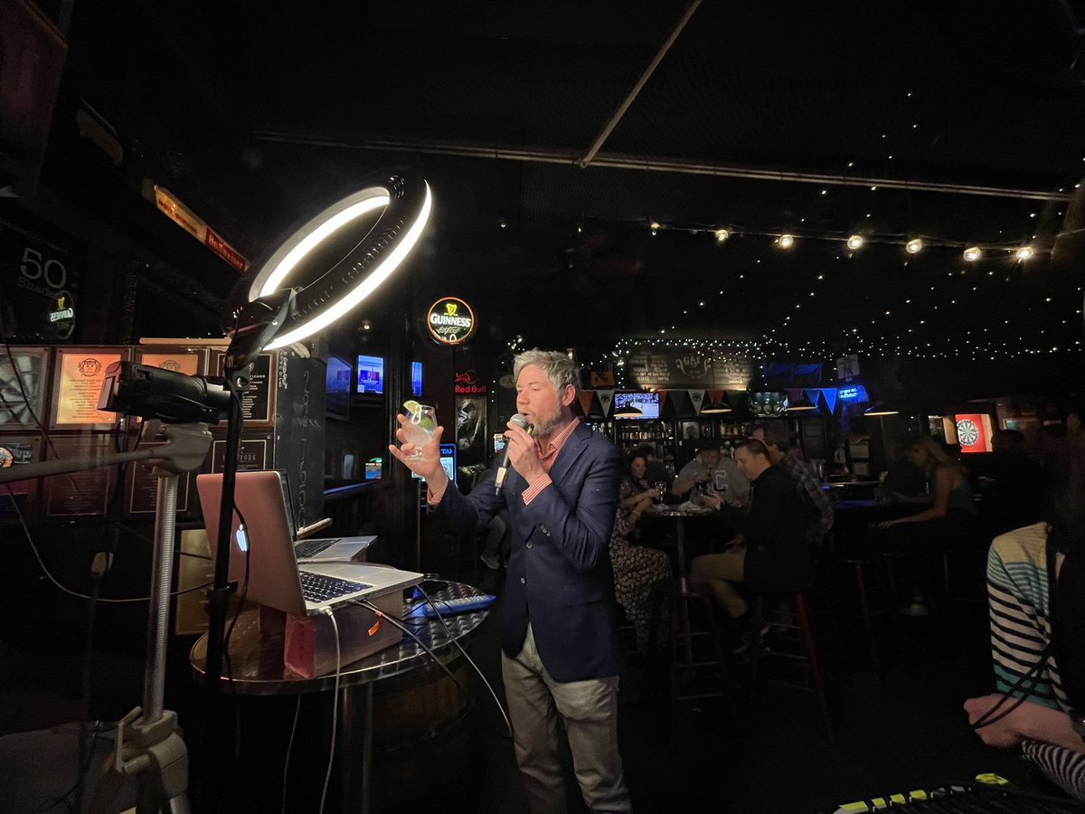 w42st's tweet photo. We walked by this Hell’s Kitchen bar tonight and a star from jeopardy (Austin Rogers) was doing a quiz #normalnight #hellskitchen #jeopardy @austintylerro https://t.co/x2QrM8g5oK