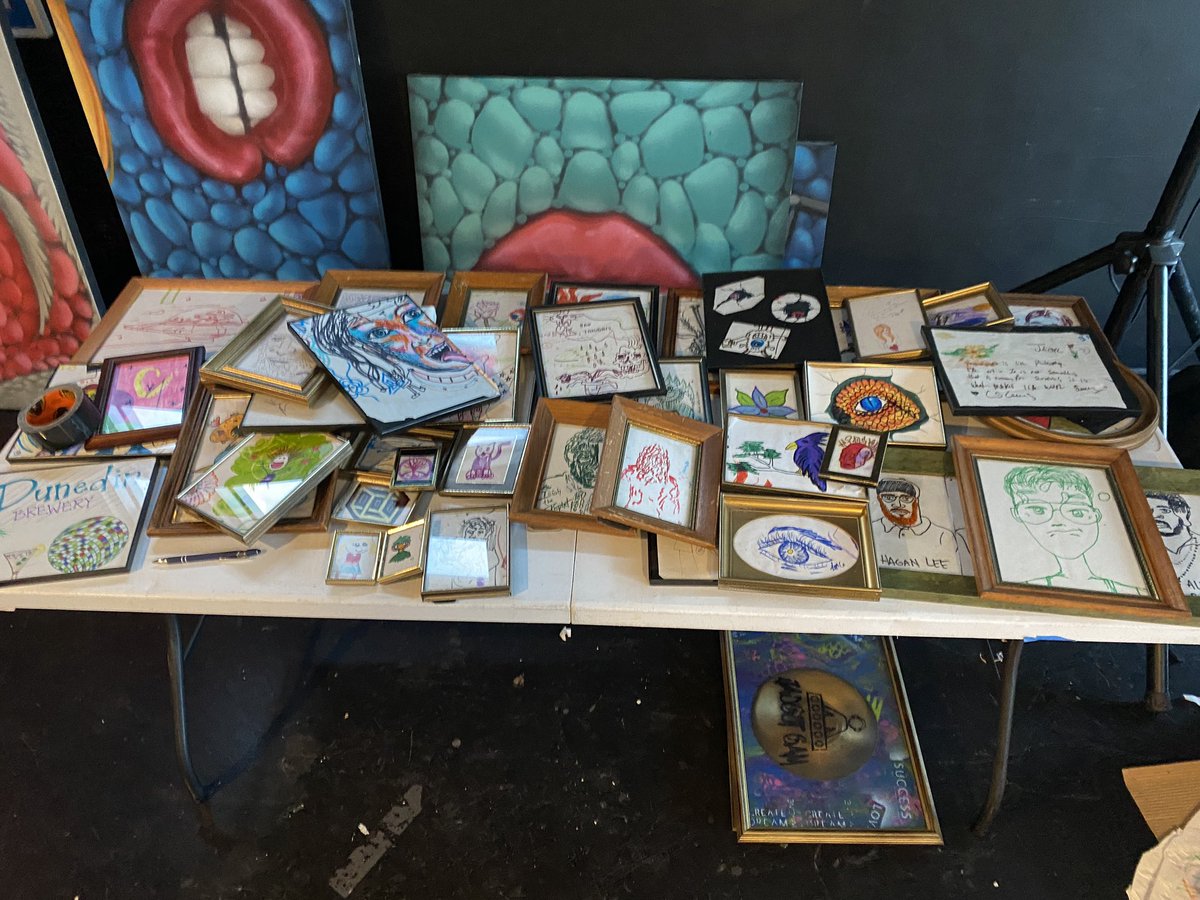 JadgetGam's tweet photo. Setting up for the peoples art show in @saintpaintarts spot May 28th in pinellas park https://t.co/A7htlIRmpS