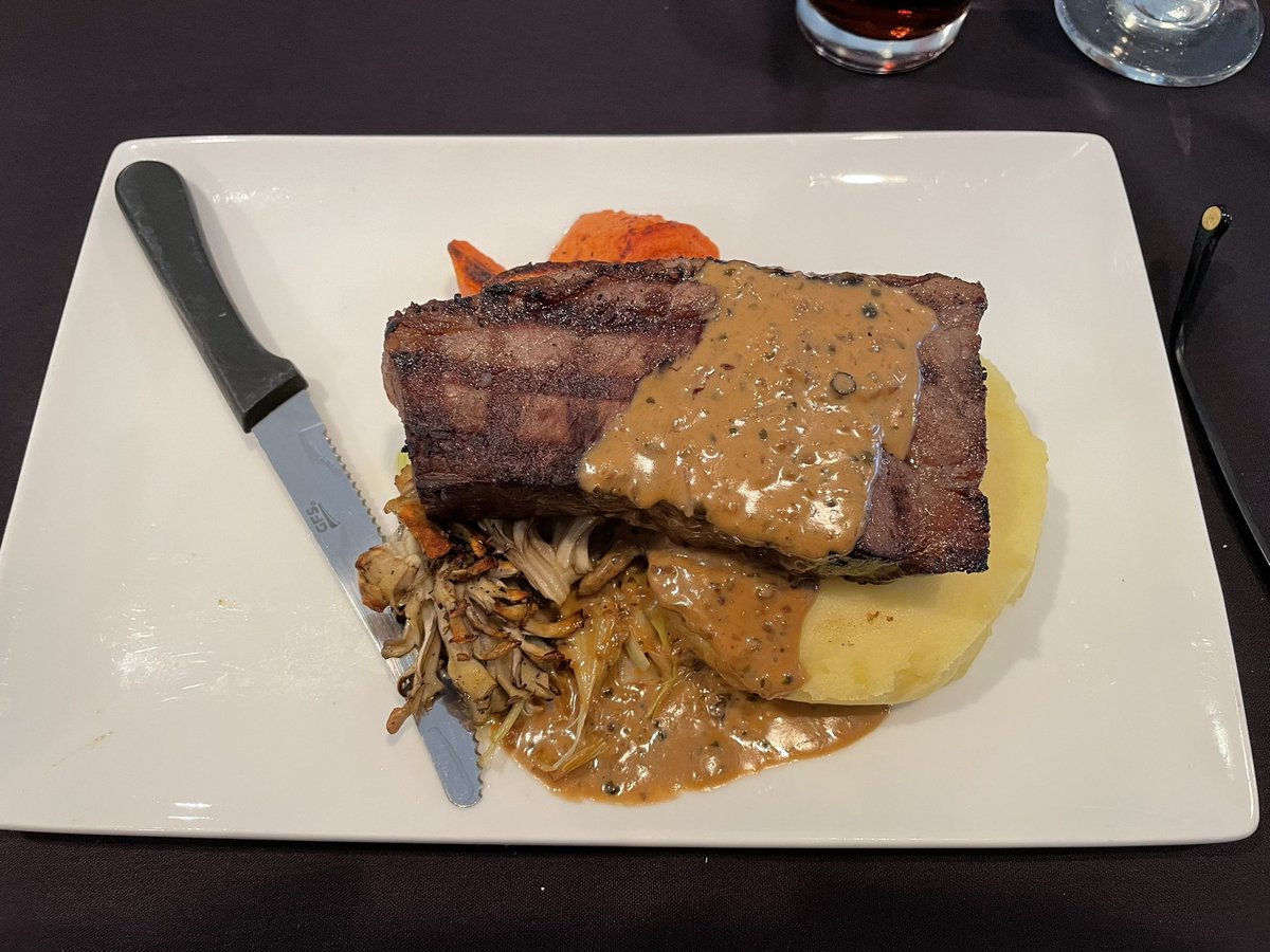 loopdogg's tweet photo. I love eating! 🍽 I love horses!🐴 
I love a great night at @TheRacewayWFD 
#TopOfTheFair @WesternFair 🐎 @JACK1023ldn @mspotswood6 @JeniLoop https://t.co/d3Zg78bOMh