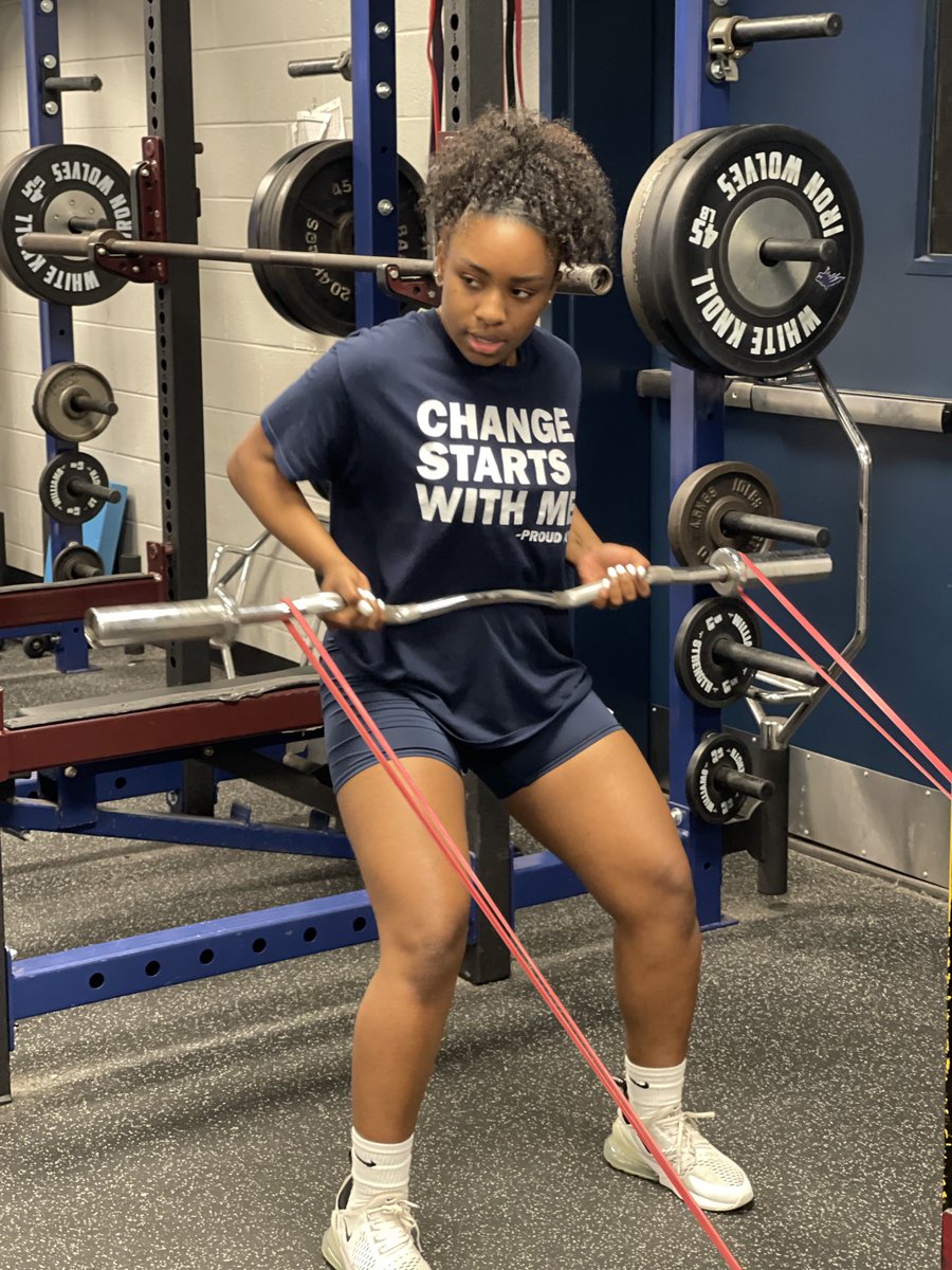 whiteknollwb's tweet photo. Another day in the weight room. Let’s get better everyday 👊🏾💪🏽💪🏽#WOLVESUNITED https://t.co/CIKxTFxdCT