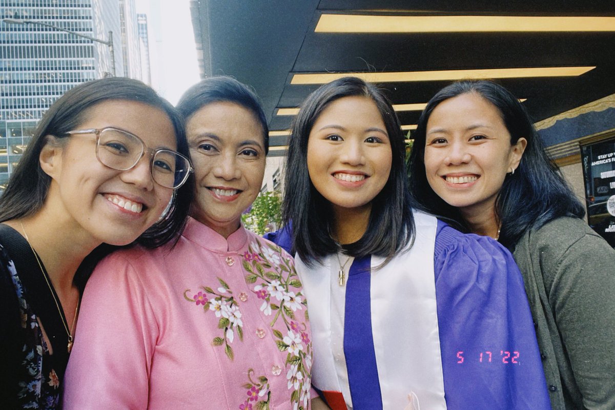 JaneDy37355279's tweet photo. to this beautiful family.. i wish you all happiness,more success and peace of mind from this day forward... you all deserves that. God bless po and will always be proud na tumindig ako kasama ang mga anak ko sa paniniwala at laban ninyo! @lenirobredo
#Robredos https://t.co/coYZakxXGr