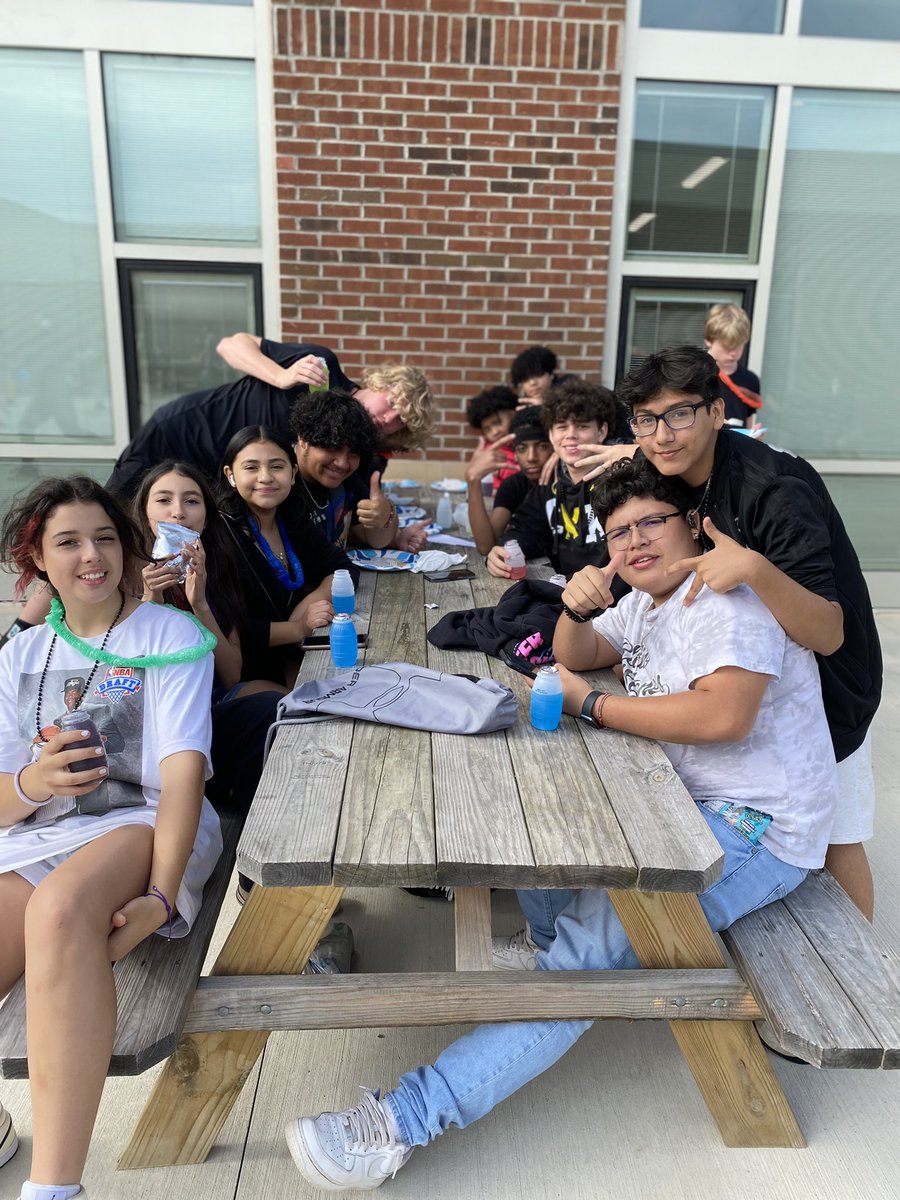 PerryMSWolves's tweet photo. Guys… we made school. We made a really great school. ❤️❤️❤️ https://t.co/DBpSoNbPA2