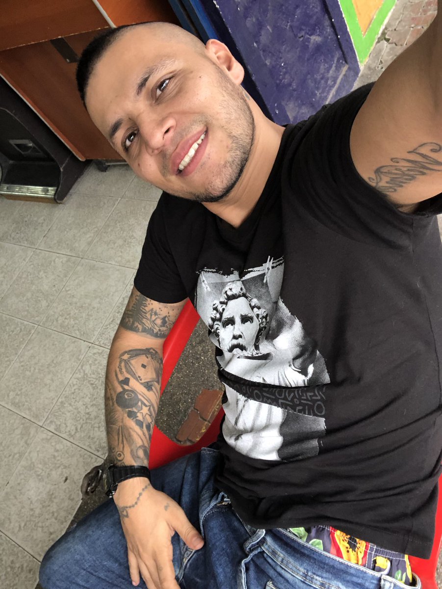 Benyeder151's tweet photo. Como seria 🤪😈 https://t.co/yPWLT1KTtc