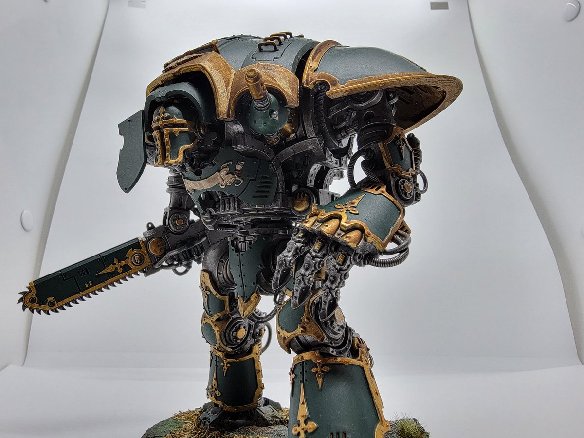NatesPaints's tweet photo. Feel the blade of Sir Henry Ozwald, The Emerald Herald of House Dawnstag, Knight Gallant, and Scion of Cohort Vermillion.

Loved bringing this guy to life in his truly titanic glory.

#Warmongers #warhammercommunity #warhammer40k #paintingwarhammer #imperialknights https://t.co/HFcAEiwd6c